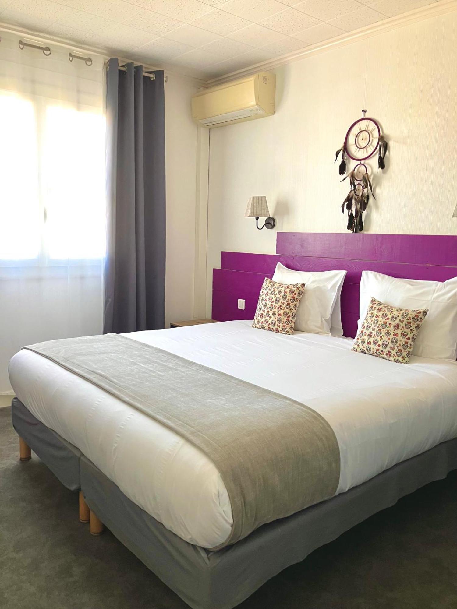 Hotel Lou Marquès Saintes-Maries-de-la-Mer Esterno foto