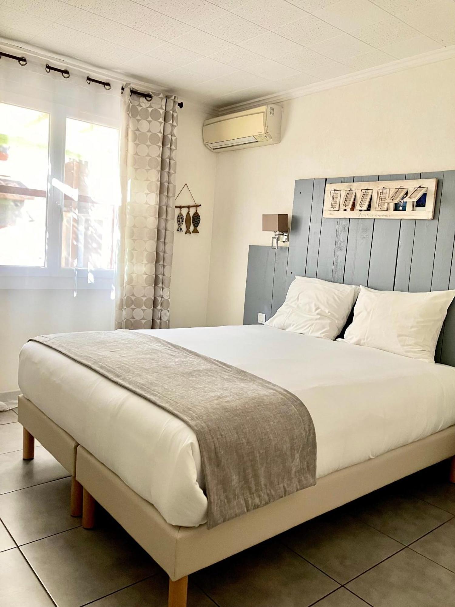 Hotel Lou Marquès Saintes-Maries-de-la-Mer Esterno foto