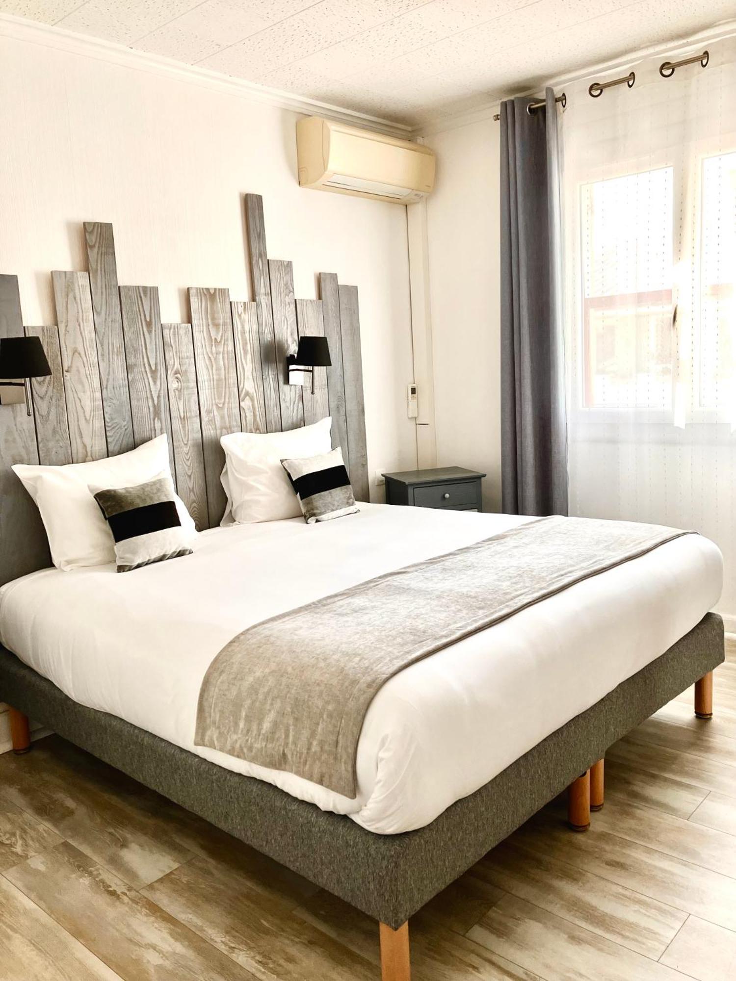 Hotel Lou Marquès Saintes-Maries-de-la-Mer Esterno foto