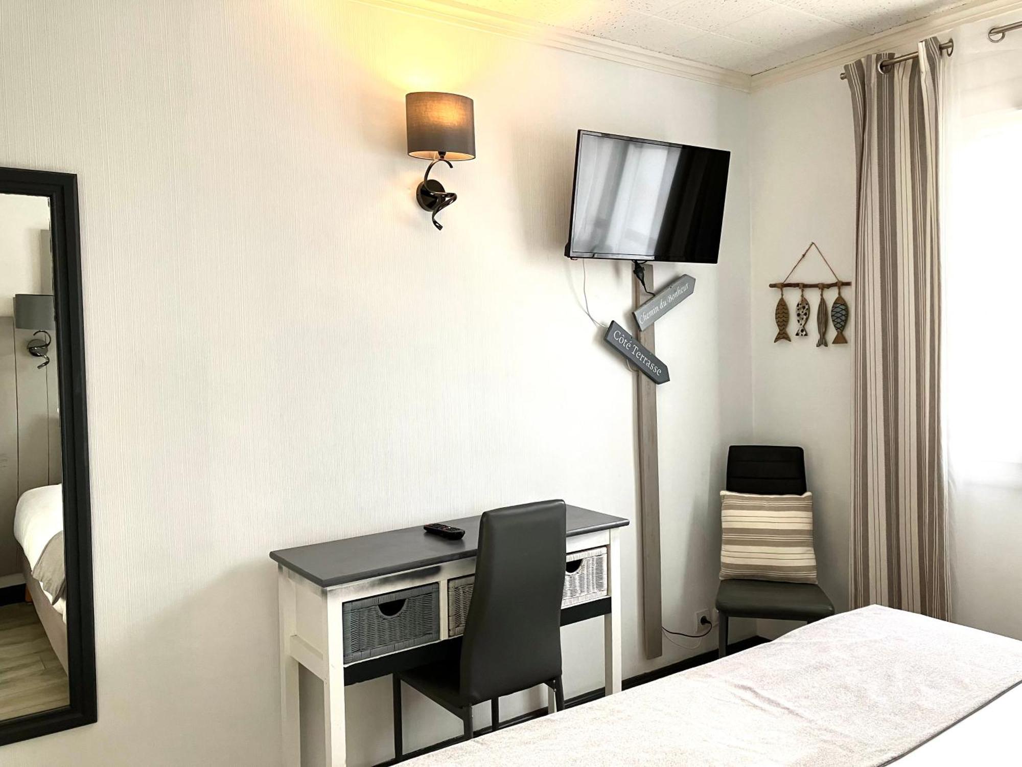 Hotel Lou Marquès Saintes-Maries-de-la-Mer Esterno foto